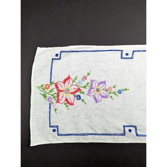 Vintage Table Runner White Colorful Floral Embroidered Rectangular 36 x 11.5 - Picture 2 of 4